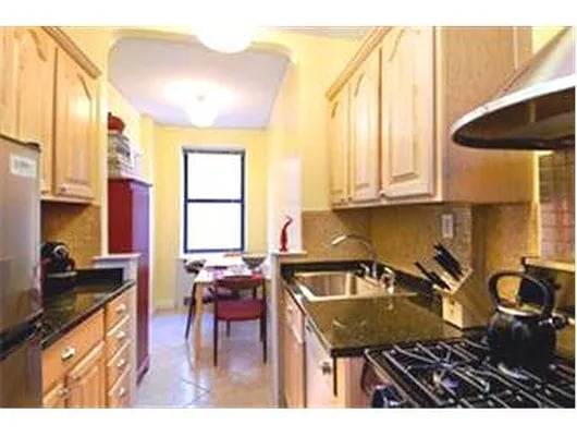 30 Bogardus Place Unit: 1H