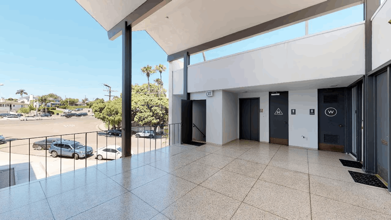 3065 Rosecrans Pl - Loma Starr