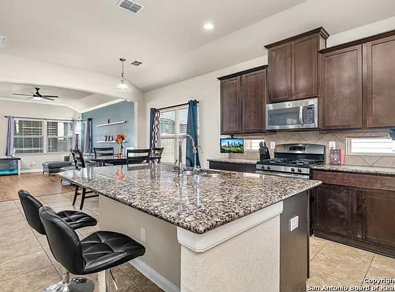 8419 Cedar Mdws
