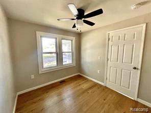 1228 E JARVIS Avenue, Hazel Park 48030