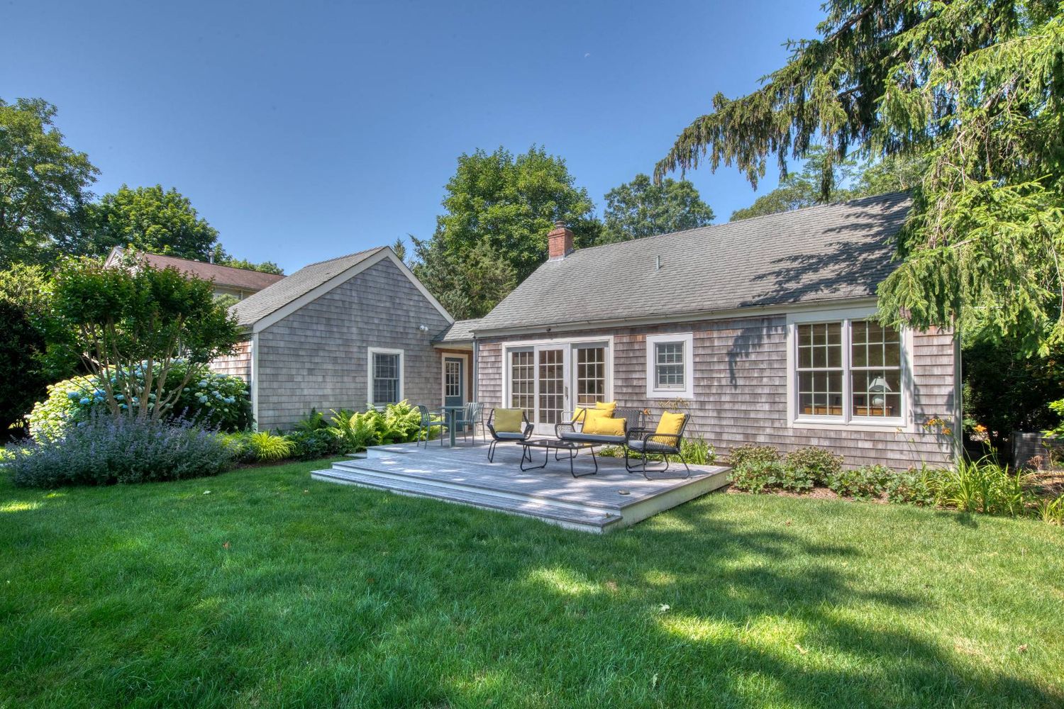 Sag Harbor Starter Cottage with Room to Grow