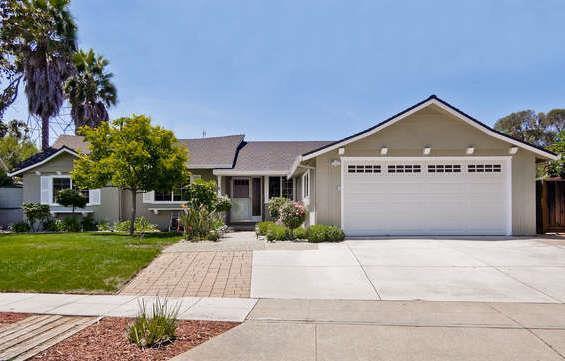 1105 Robin Way