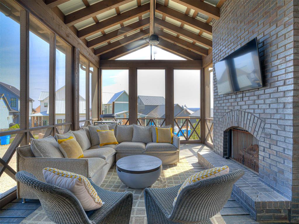 The Agency Oklahoma Listing of the Week: The Pella House at Carlton Landing - Wyatt Poindexter - The Agency Oklahoma