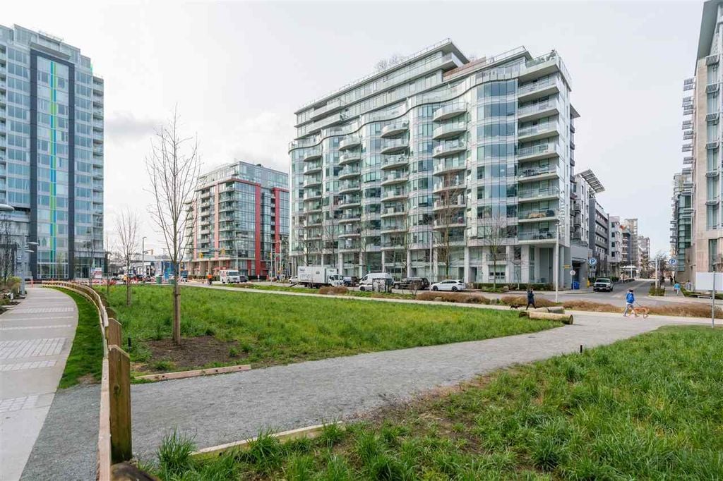 1661 Ontario St, #806