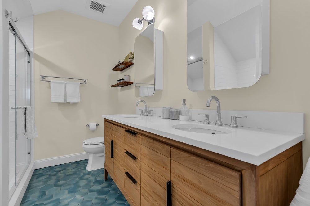 #1019 Great Location just off of East Avenue