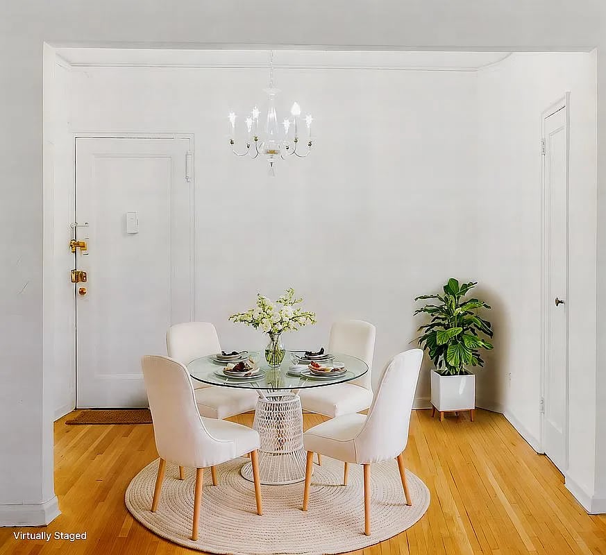 915 E 17th St APT 111