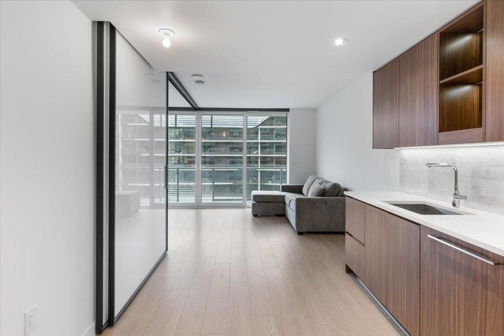 89 Nelson St, #1410