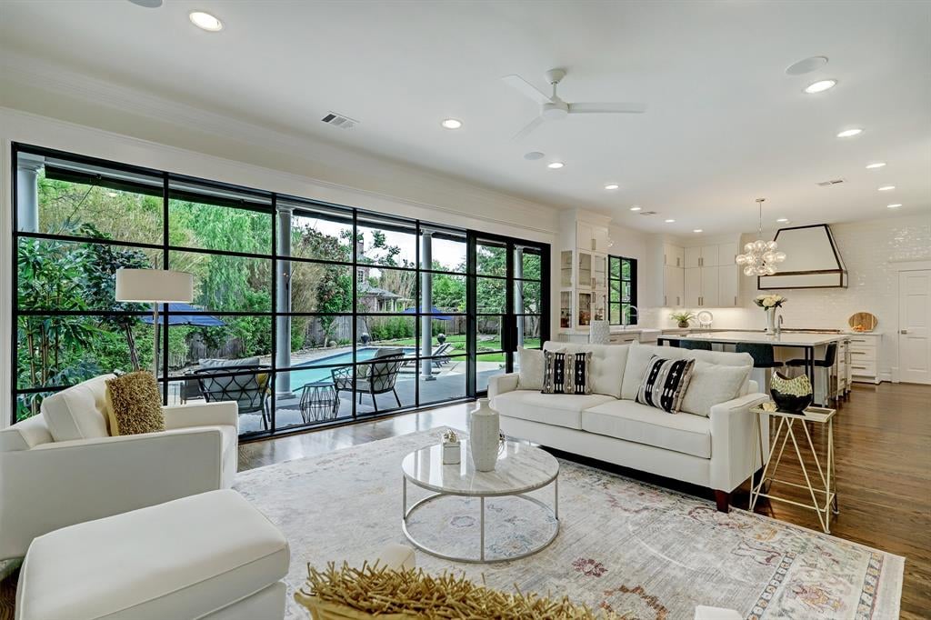 706 Mosby Cir