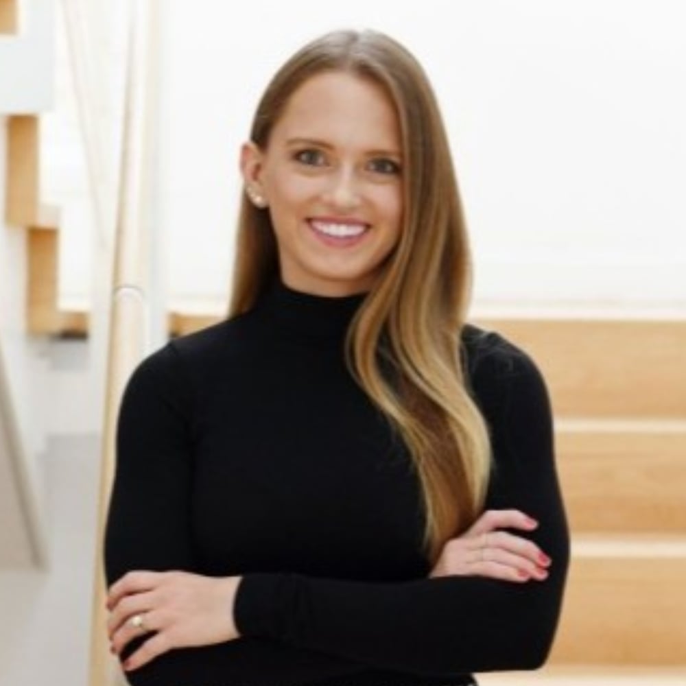 Lucy Salem Torrance, CA Real Estate Agent Headshot