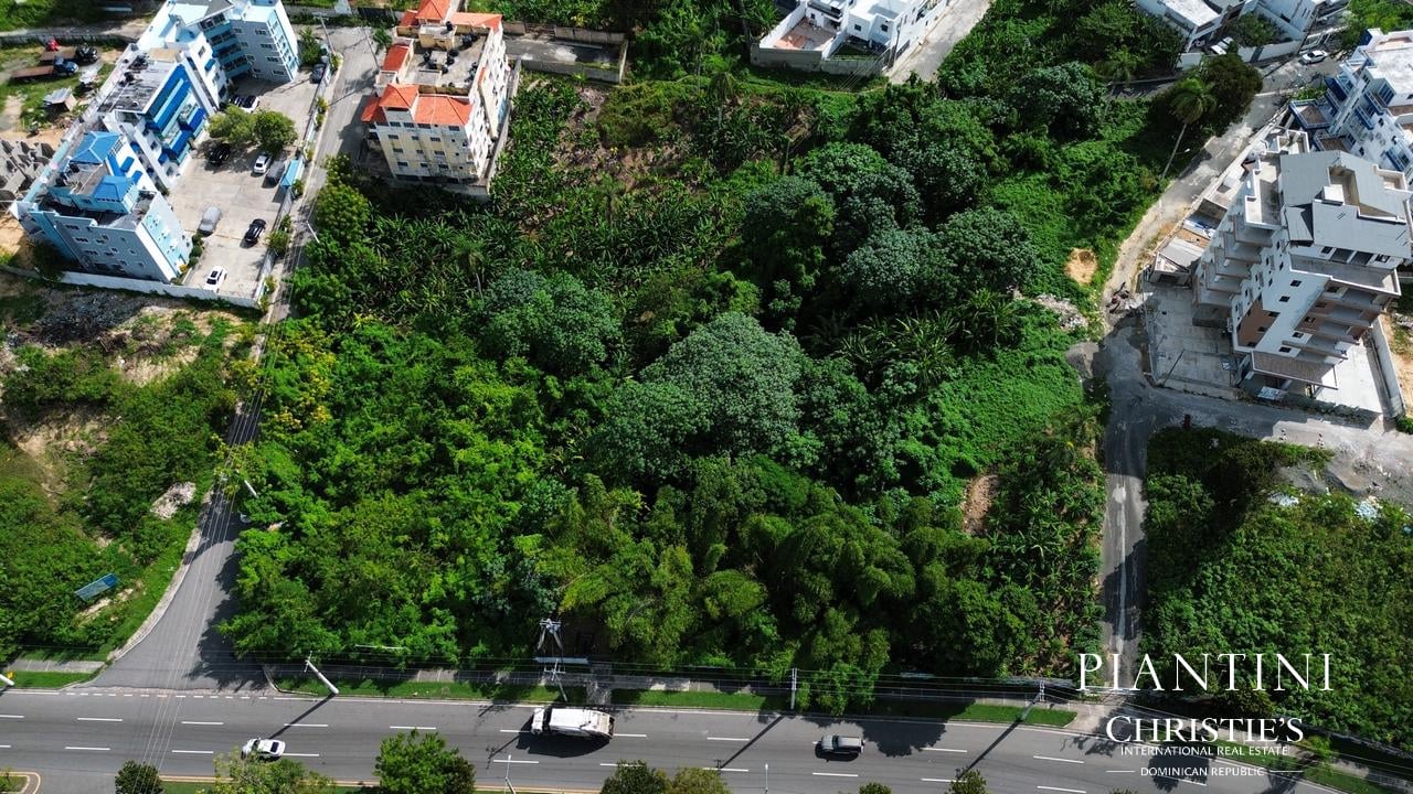 Mirador Norte Lots, Santo Domingo