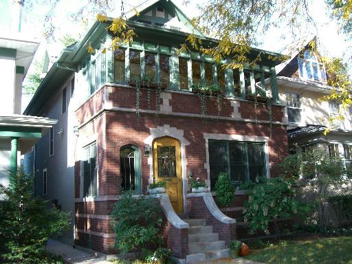 1422 W Berteau