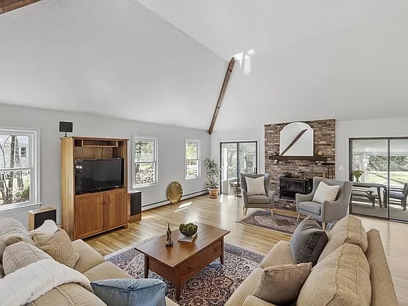 27 Buckmaster Dr