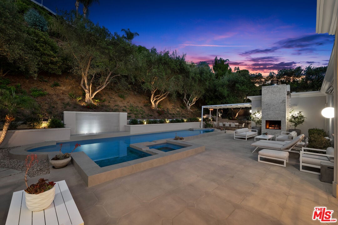 Ivory Arcadia, Martin Lane, 90210