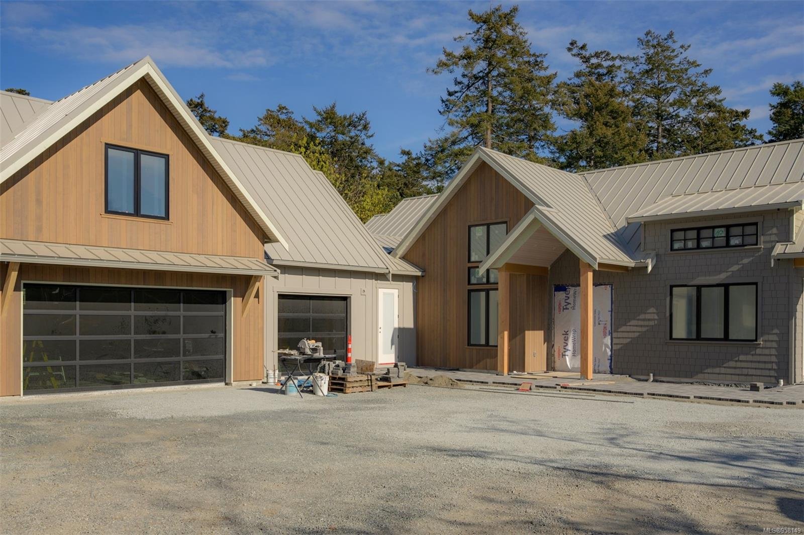 2789 Arbutus Rd