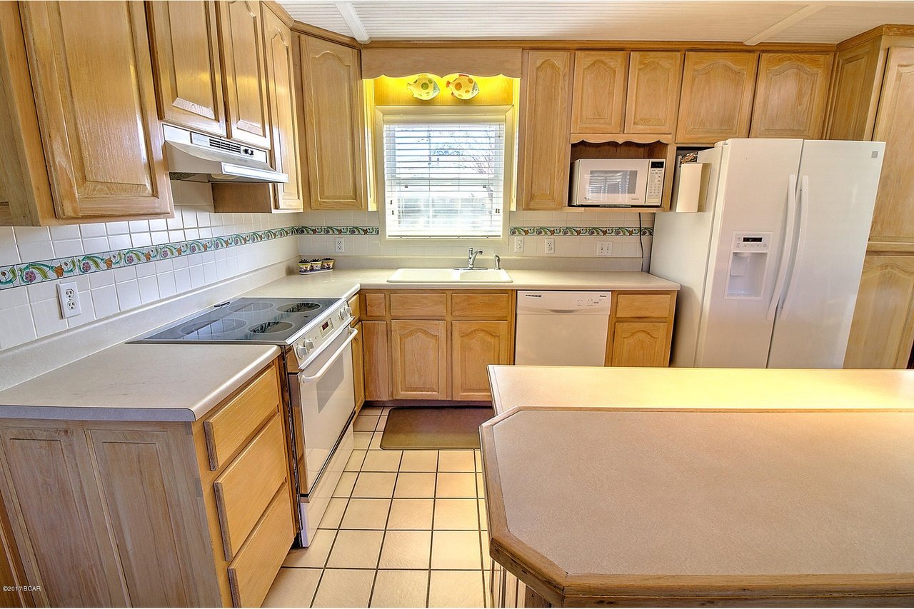 235 Belaire Dr