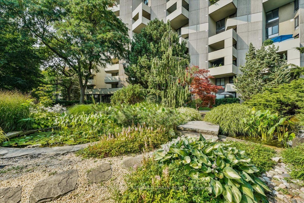 FAMILY LIVING PENTHOUSE