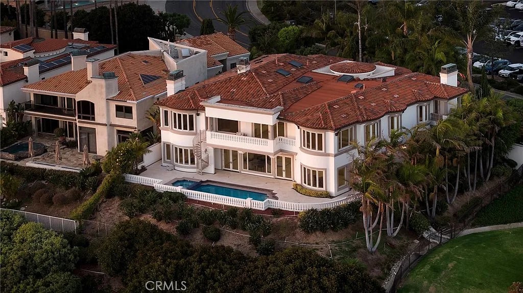 71 Ritz Cove