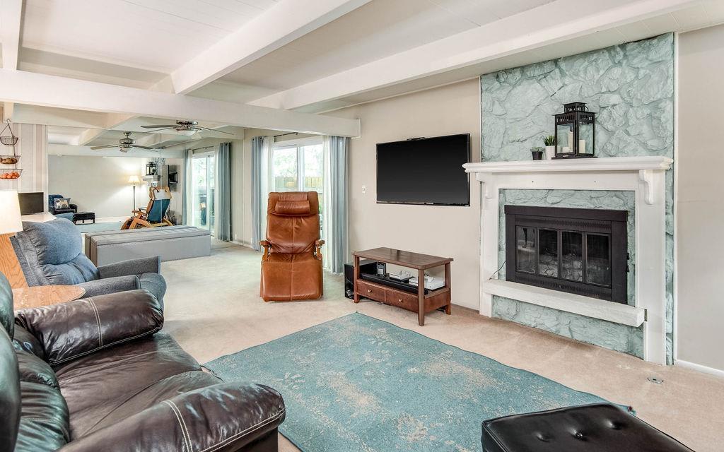 6563 W 49th Street