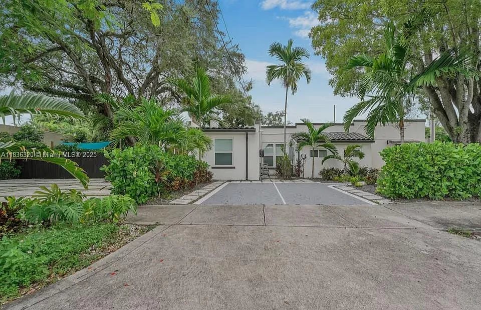2301 SW 17th Ave