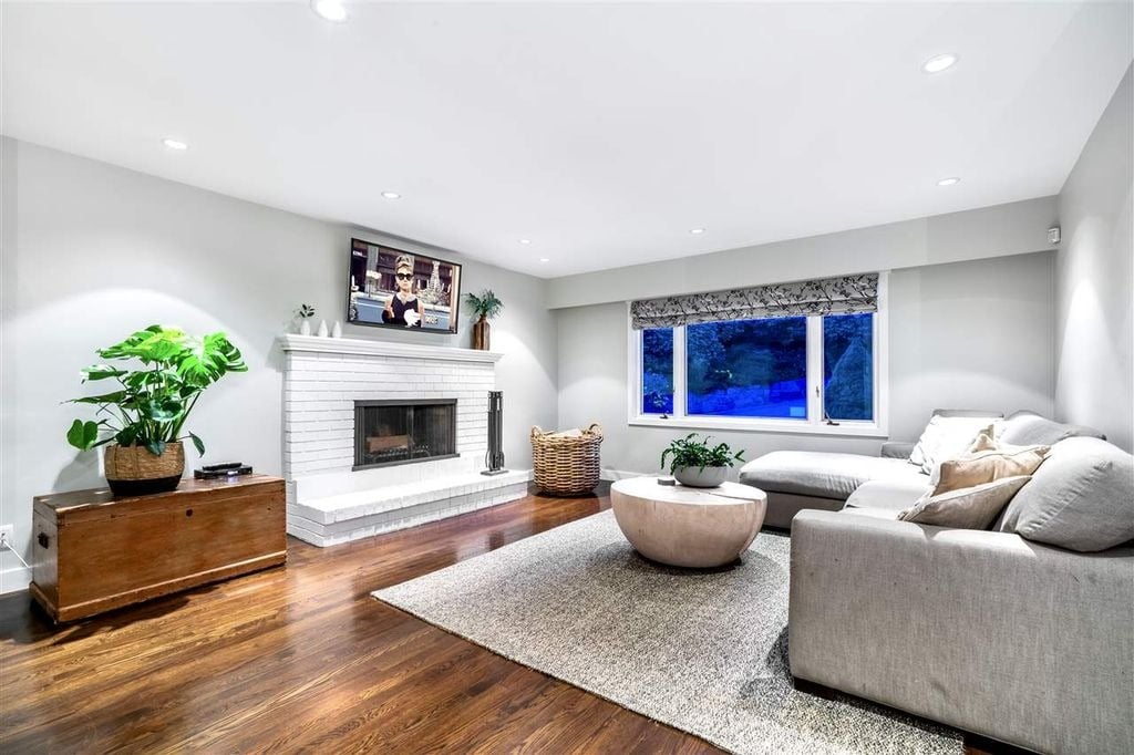 3066 Spencer Dr