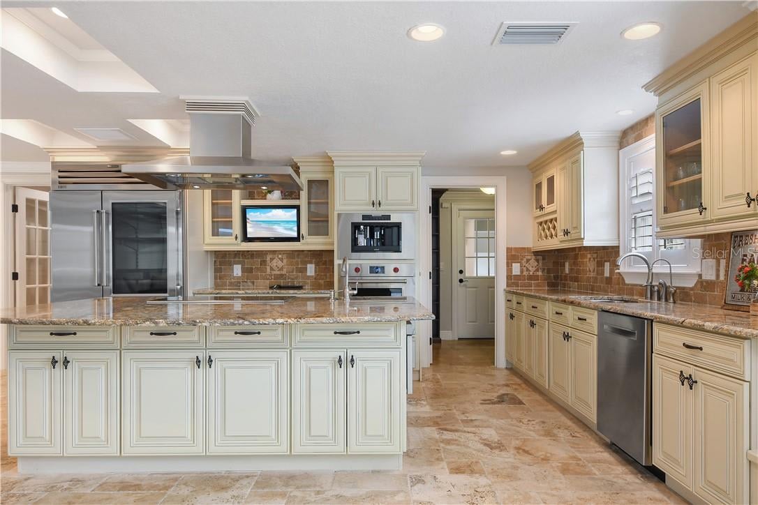 10340 POCKET LANE