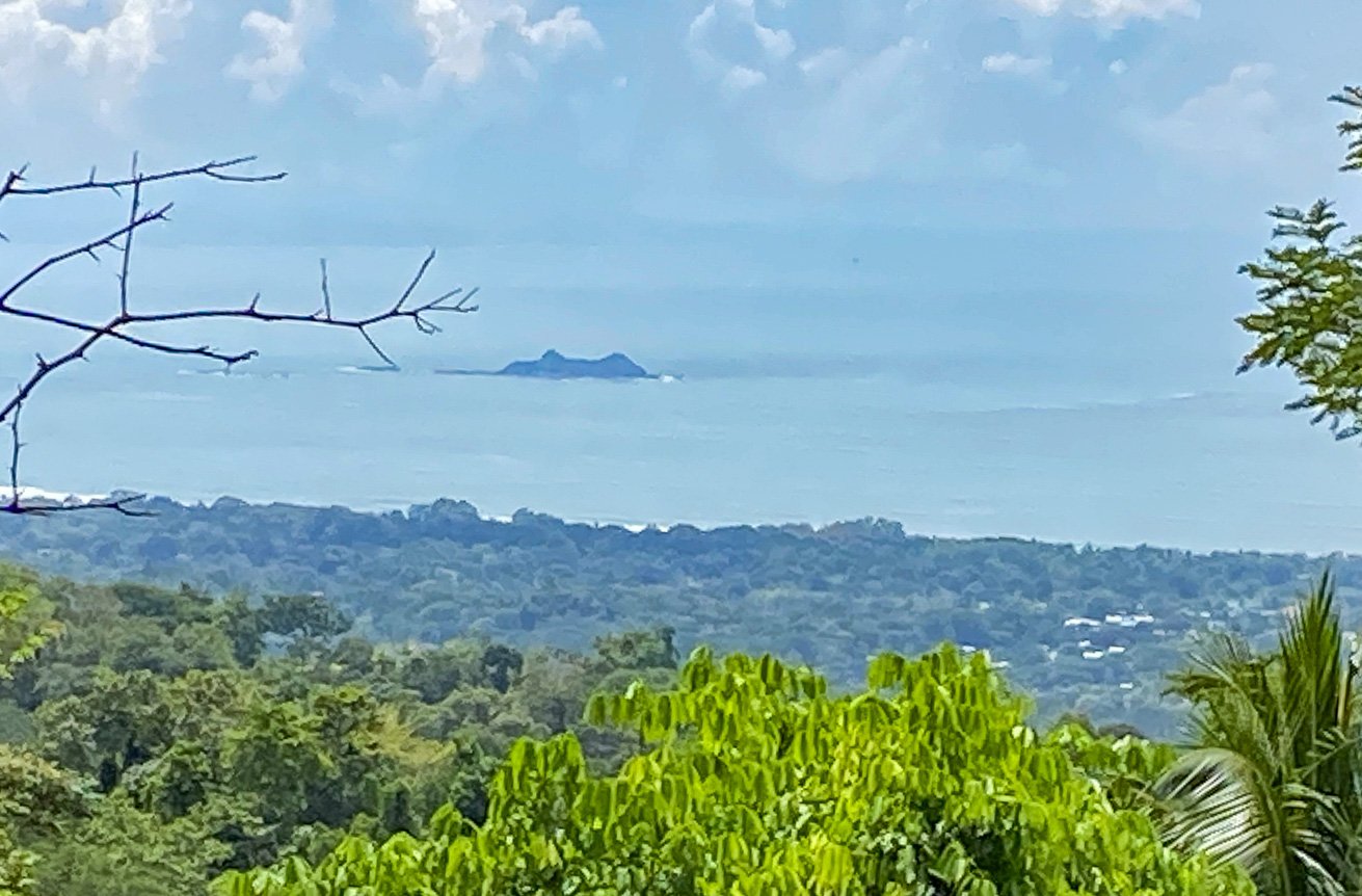 Large Uvita Lot With Whale’s Tail Ocean Views, Sunsets & Legal Water – Ready to Build!