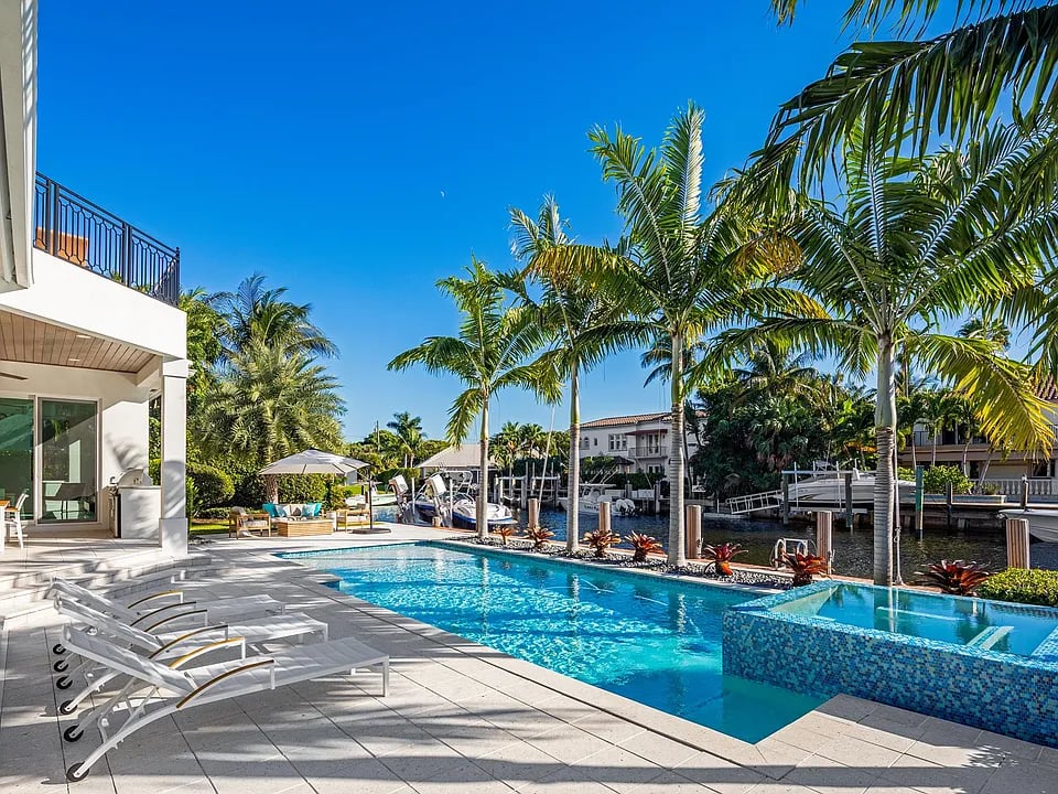 33 Ixora Way