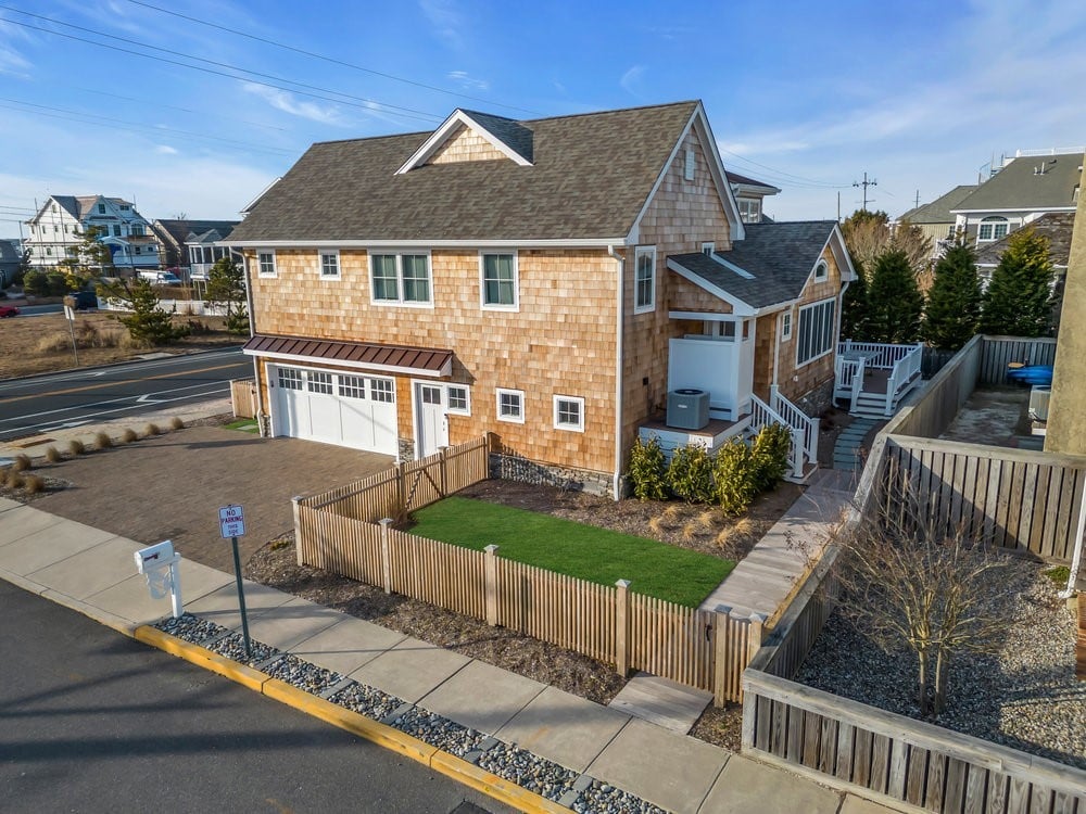 #1019 Great Location just off of East Avenue