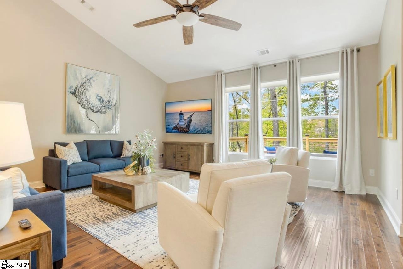 402 Bay Hill Dr