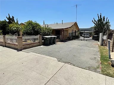 11702 Lower Azusa Rd
