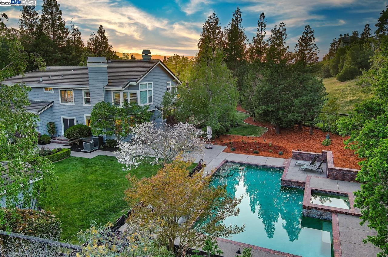 1398 Benedict Ct