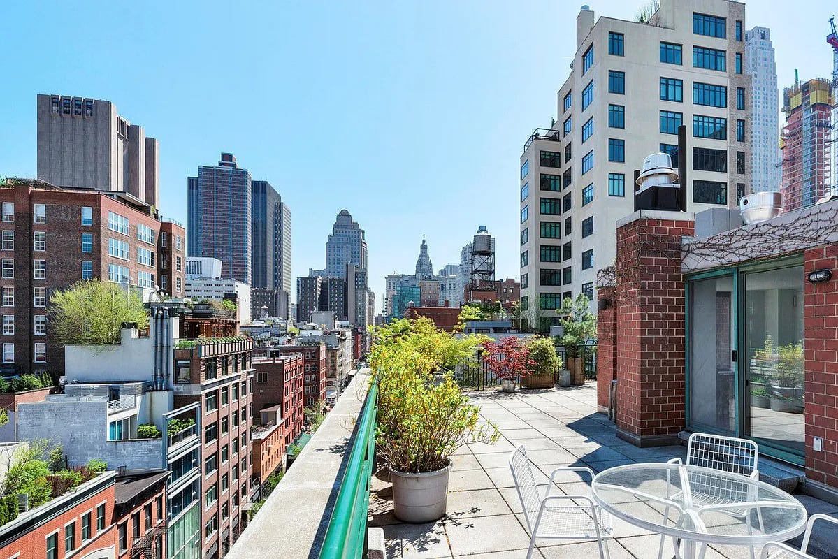 311 Greenwich St, #PHAE
