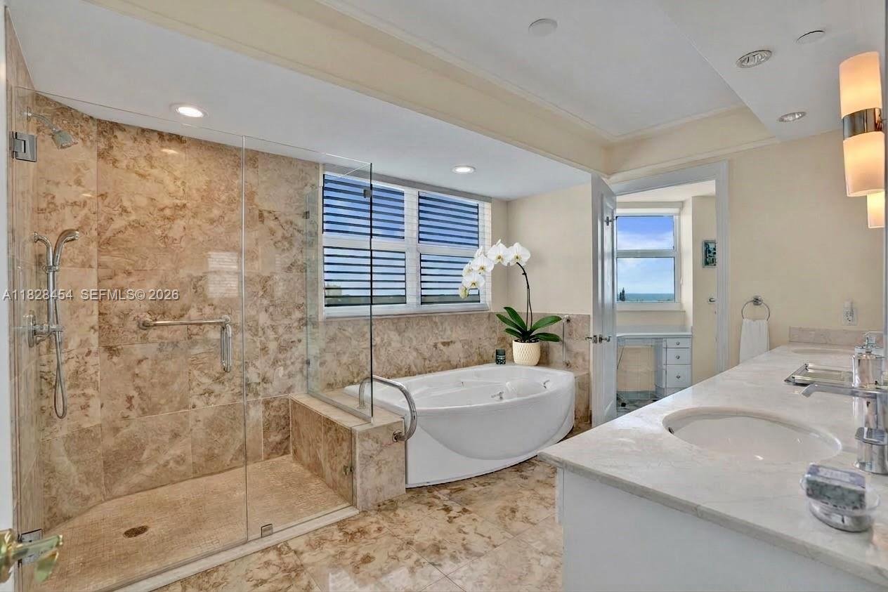 20201-e-country-club-dr-901-aventura-condo-sold