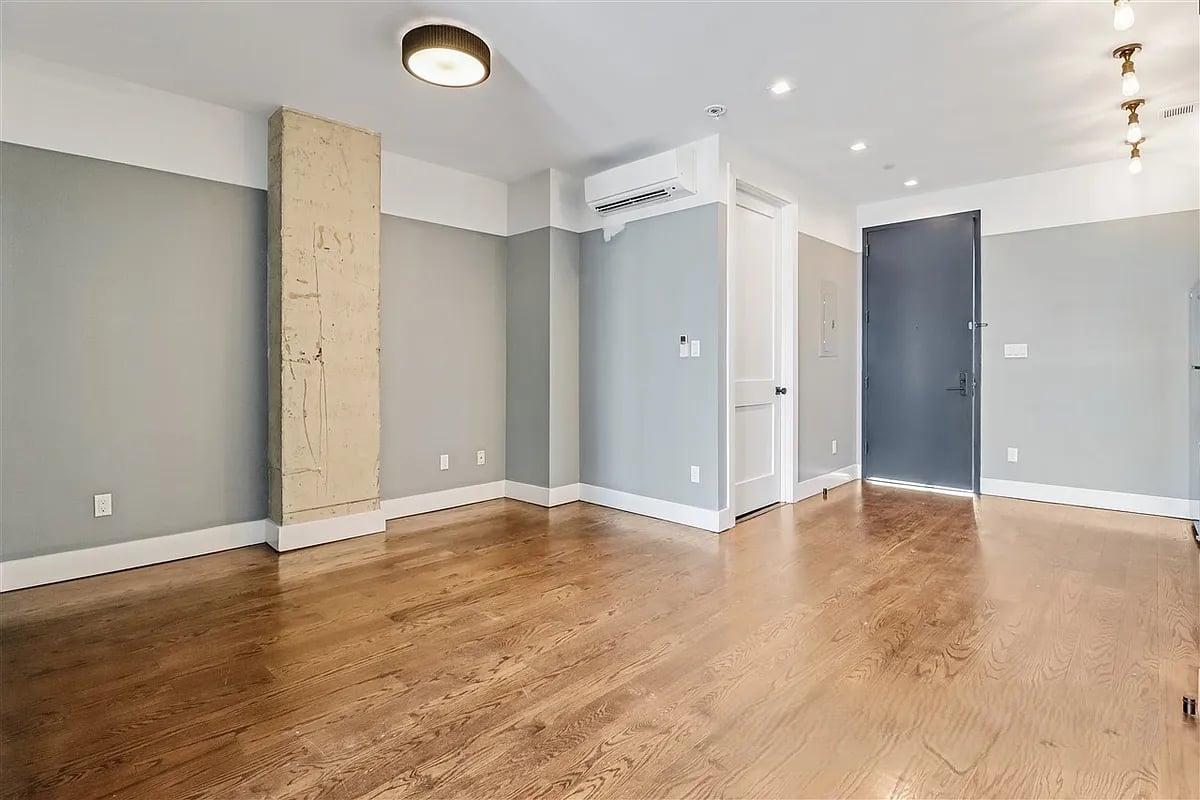 187 Kent Ave 609