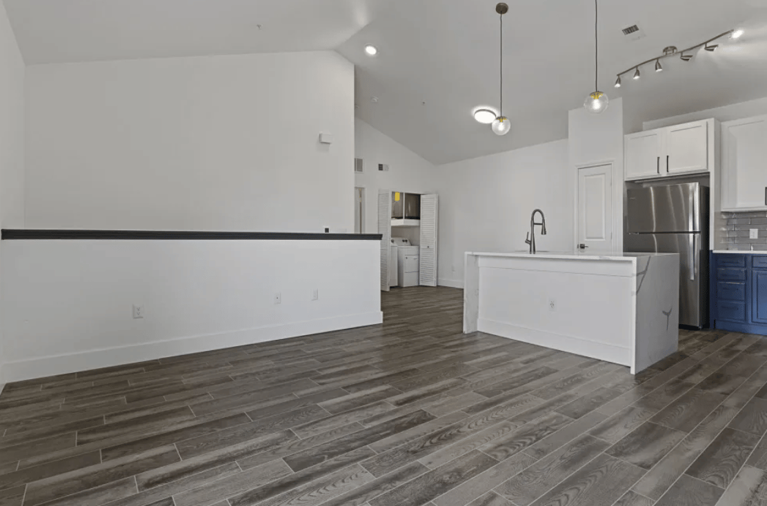 Limited Time Only- Up to 8 Weeks Free Rent!