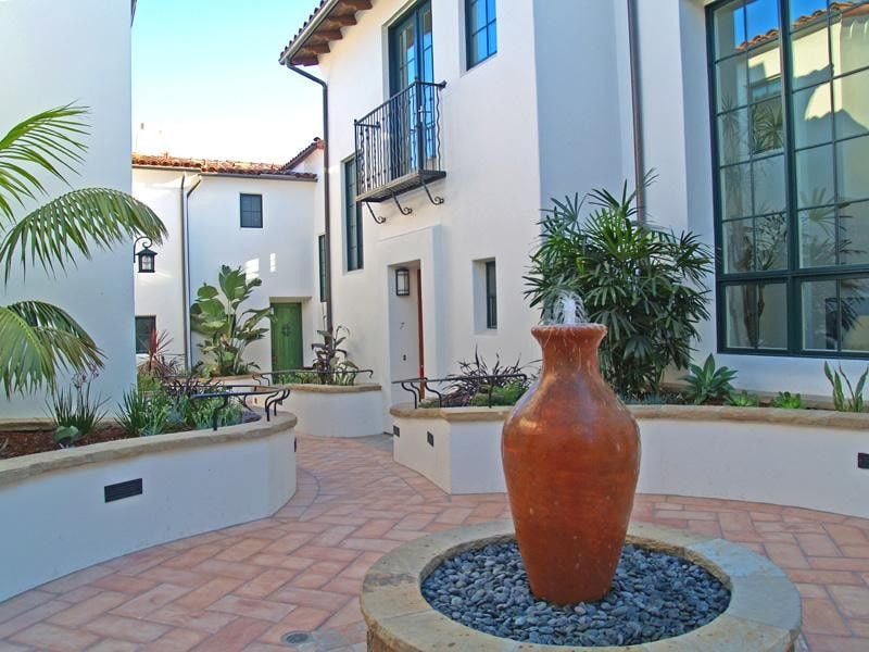 121 W De la Guerra St, #5