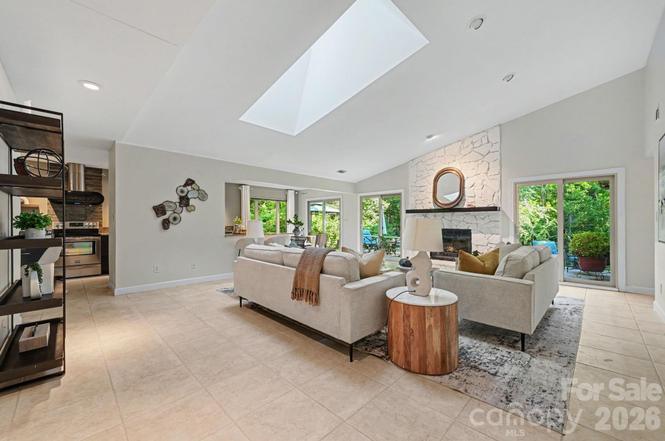 10006 Stoneleigh Lane
