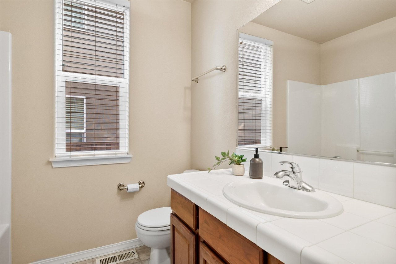 61148 Foxglove Loop