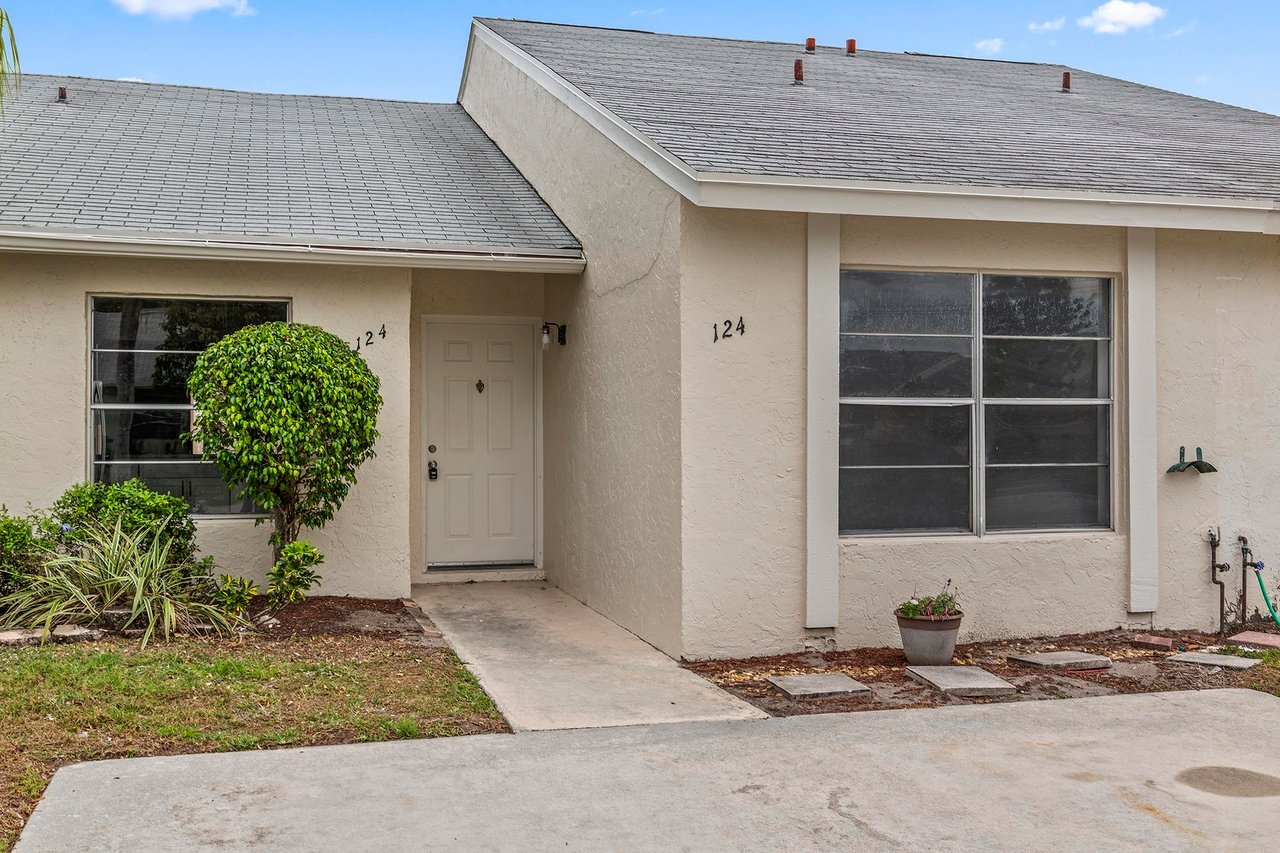 124 Oakwood Dr