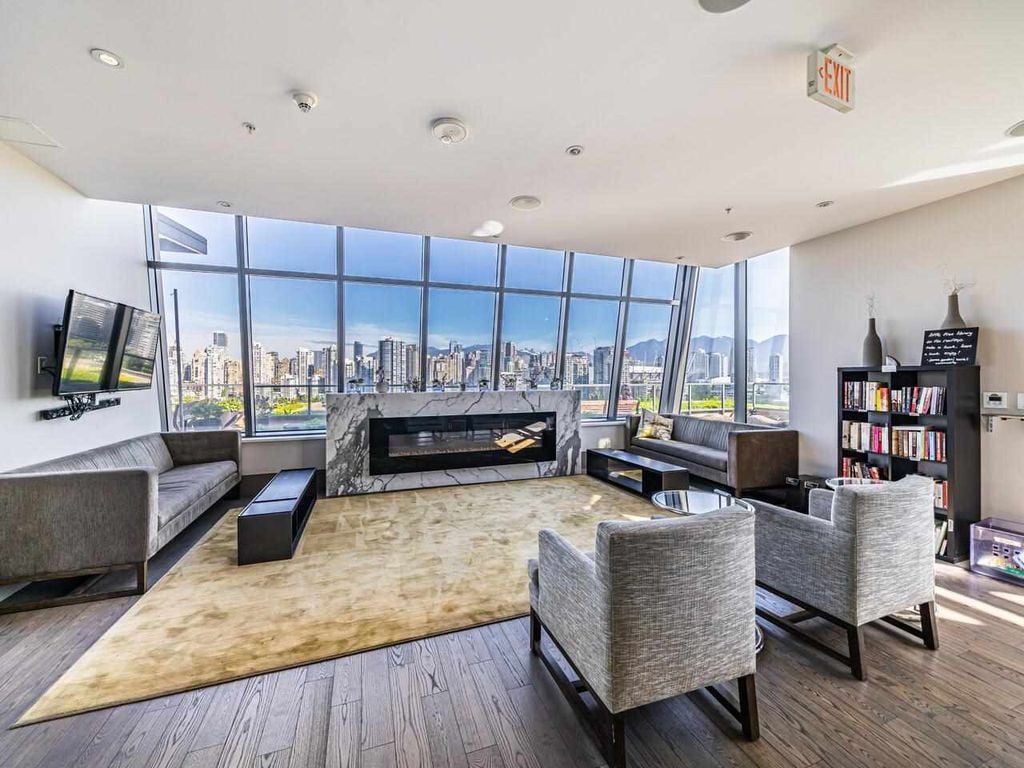 288 W 1st Ave, #1202