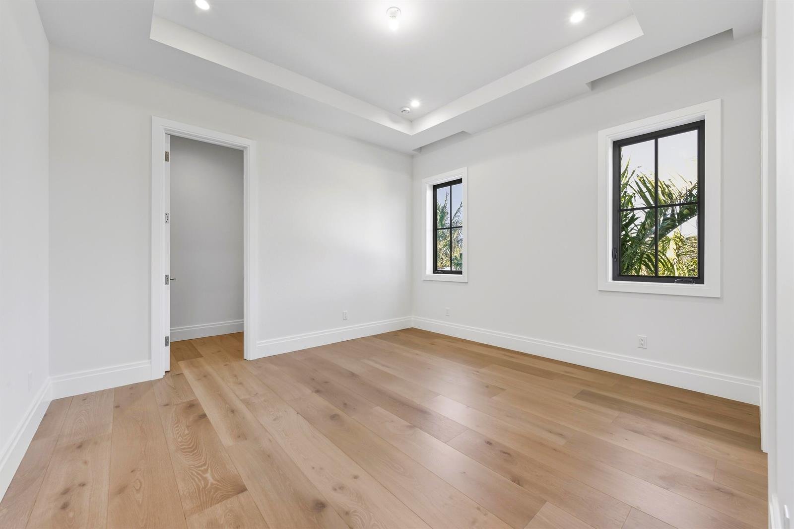 2442 Bay Circle