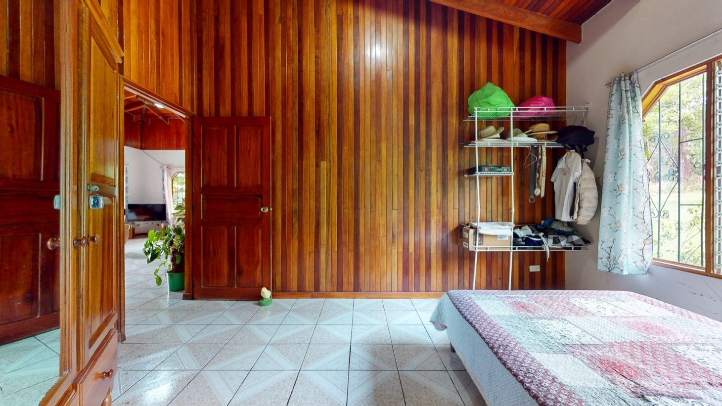 House for Sale in Ojochal, Costa Rica – Traditional Charm on 2.75 Acres