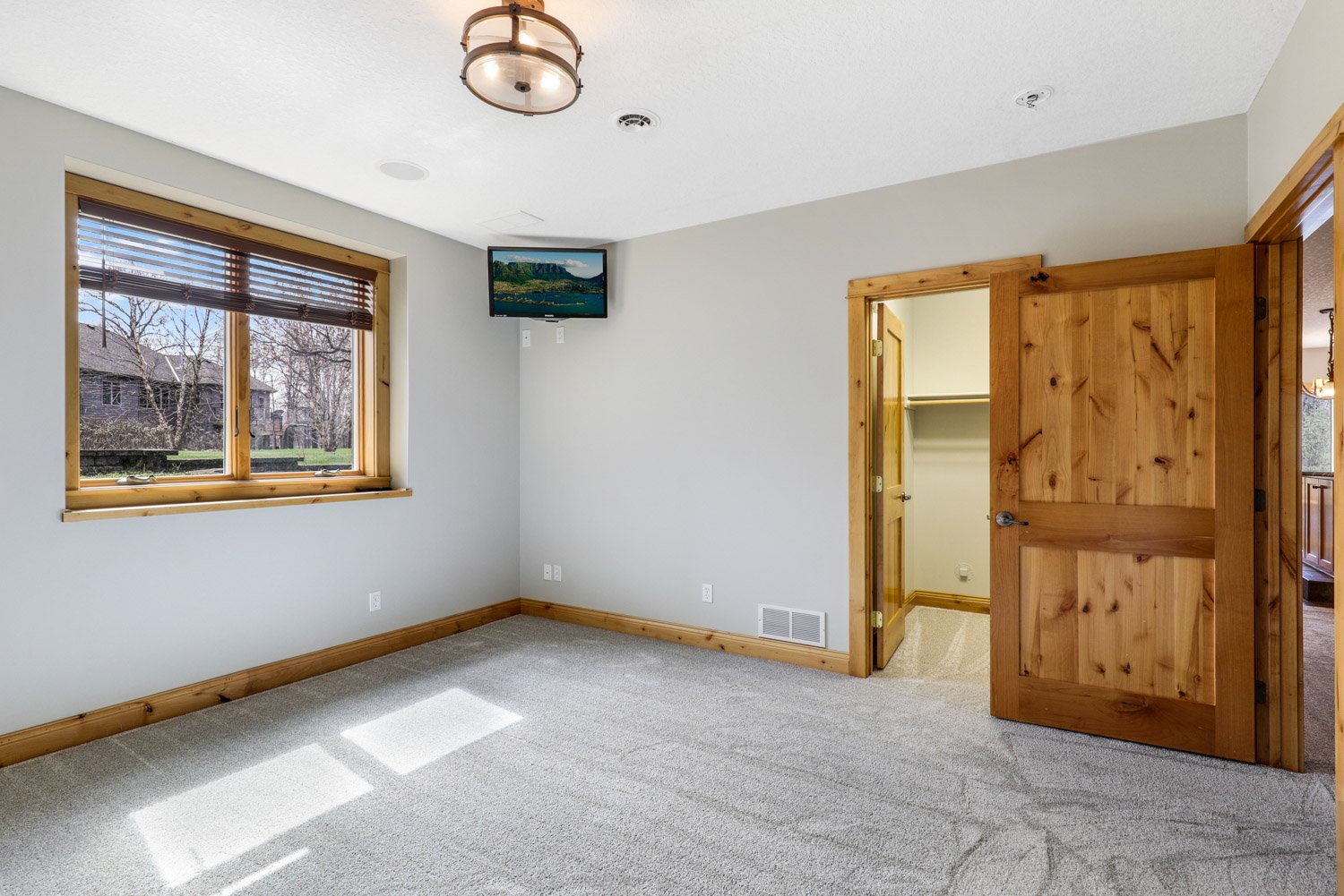 Exquisite Custom Built Rambler on the Refuge Golf Course