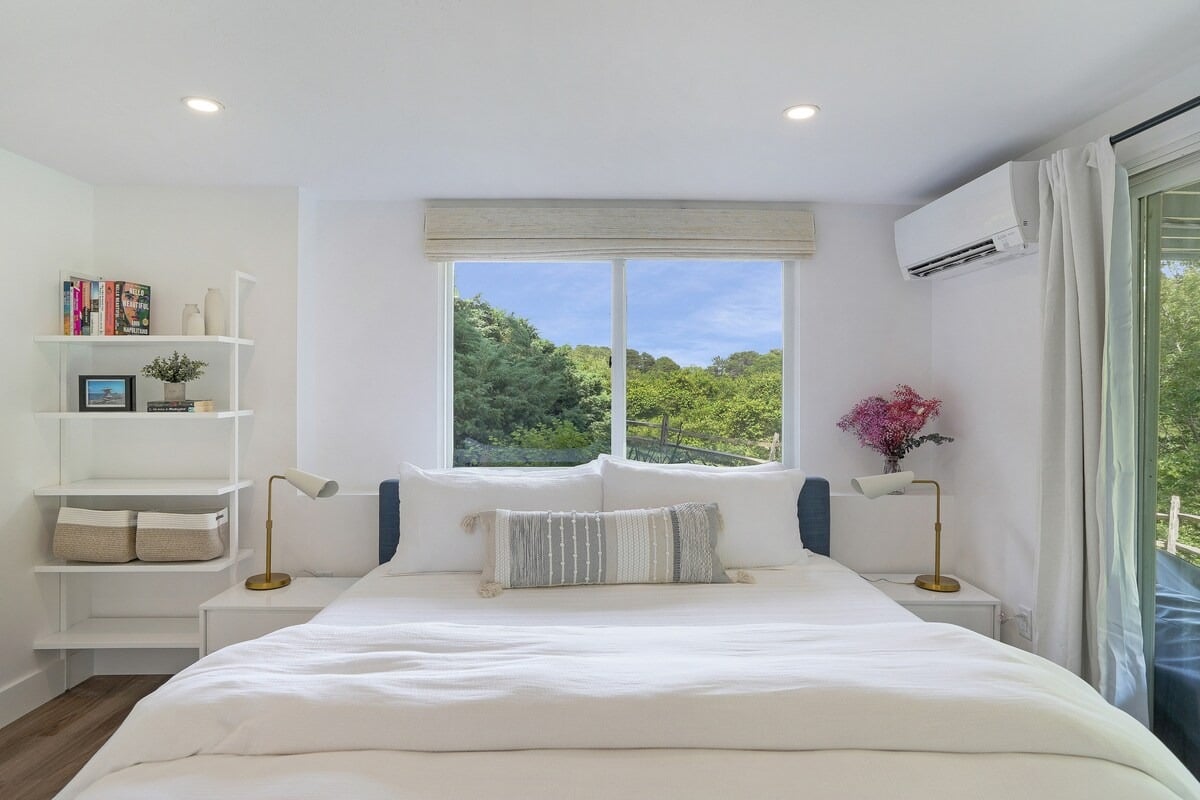 Oak Bluffs Renovated Retreat