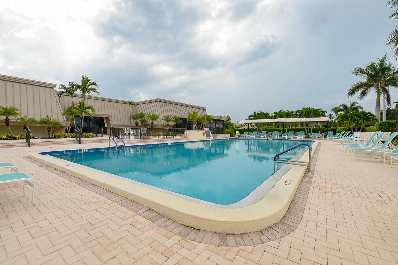 1800 SE Saint Lucie Blvd, #9-305
