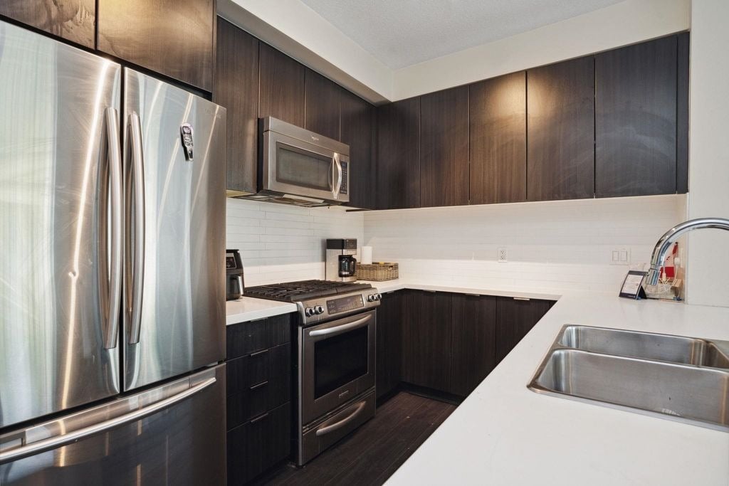 1135 Windsor Mews, #111
