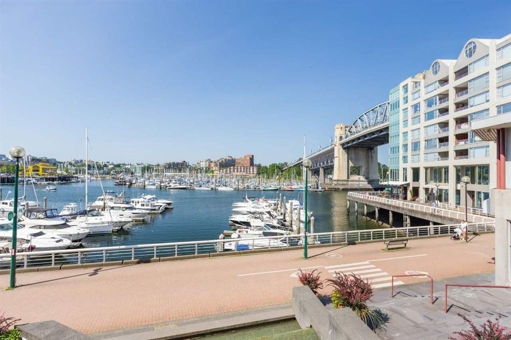 990 Beach Ave, #310