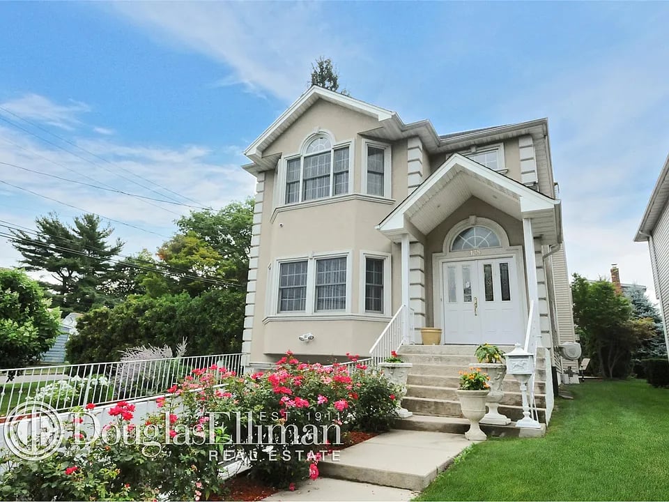 135 Dewey Ave