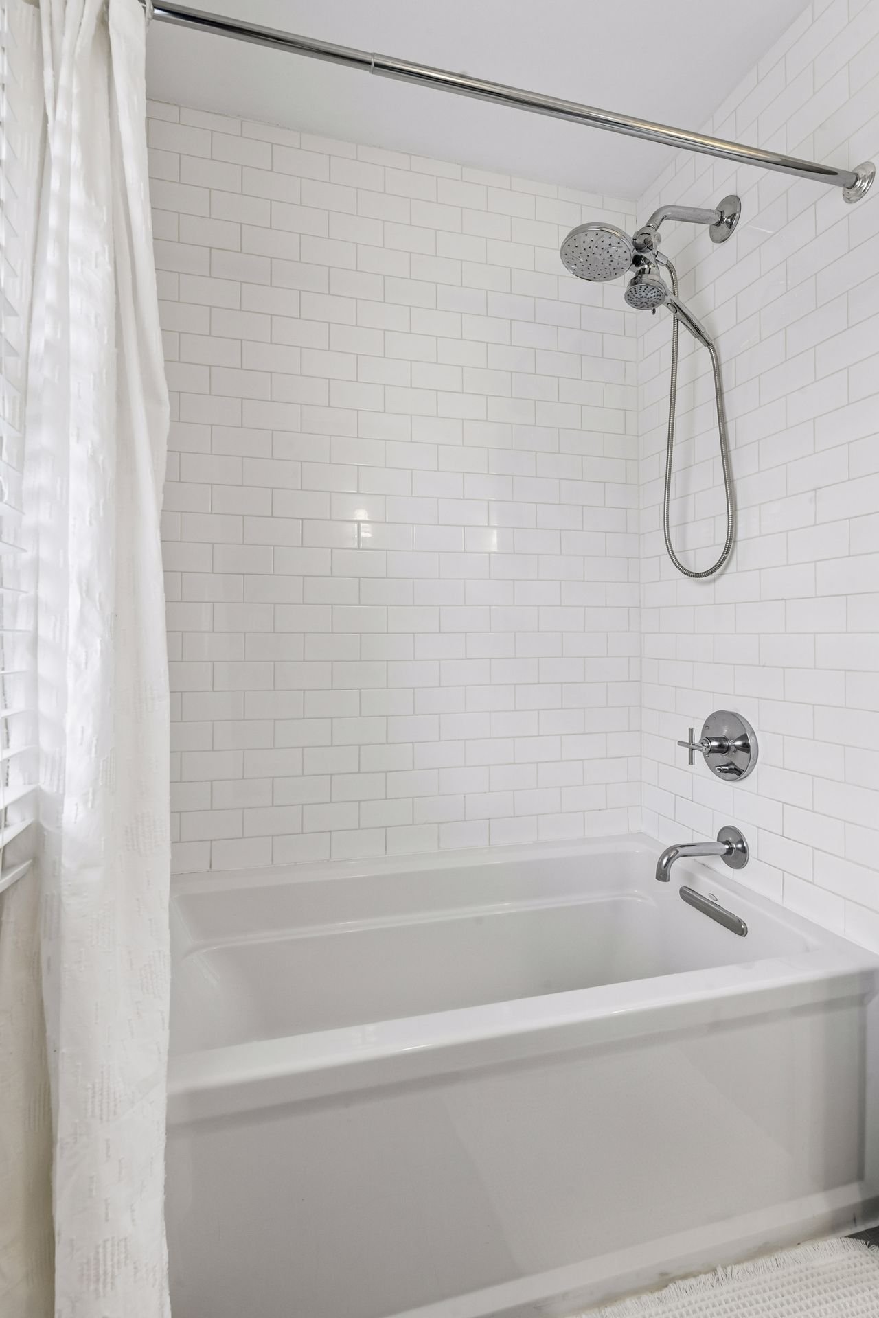 5932 Tamarac Ave, Edina