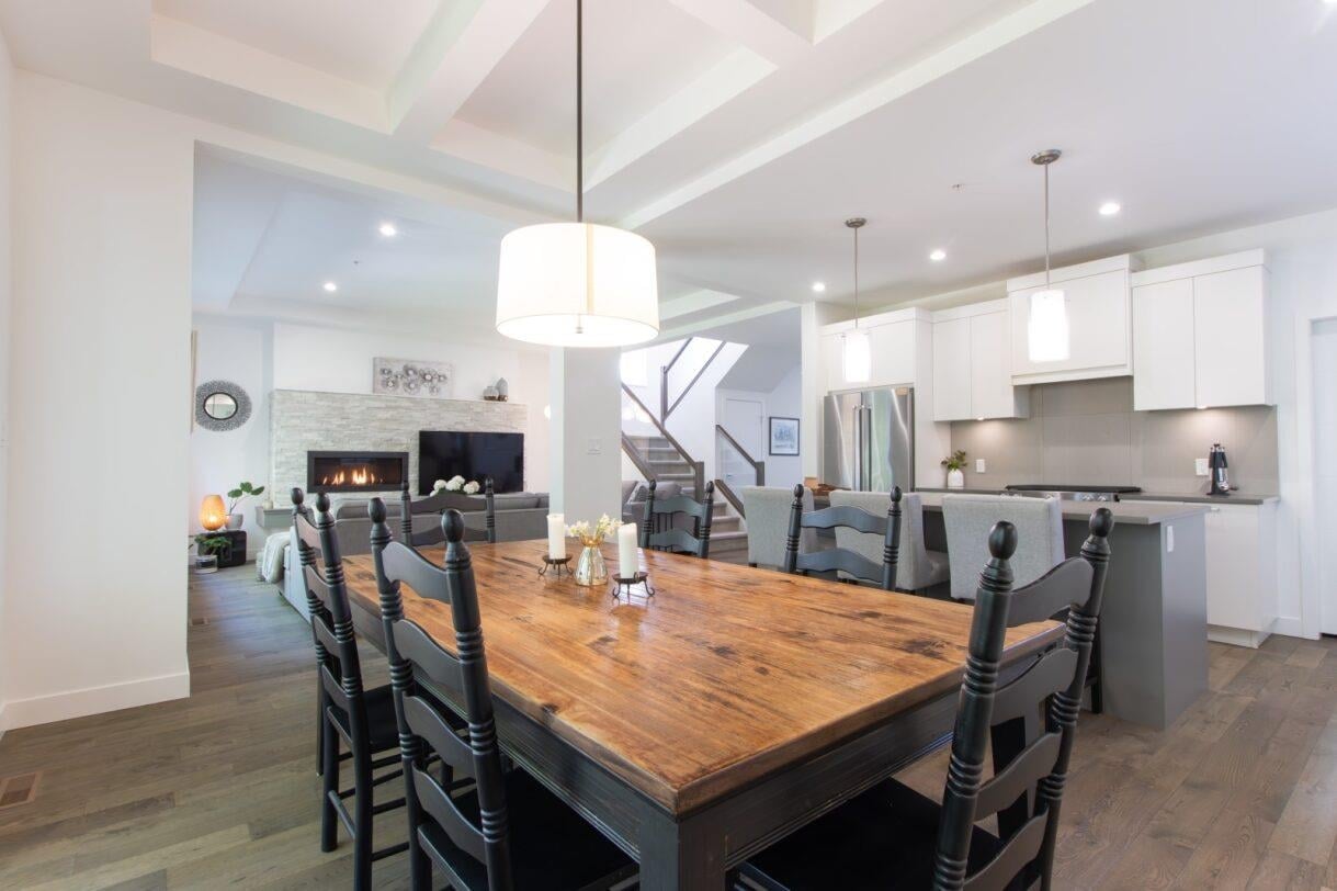 39253 Falcon Cres